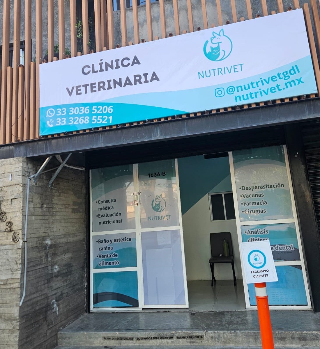 Fachada de la clínica NutriVet en Av. Nicolás Copérnico 1636-B, Zapopan